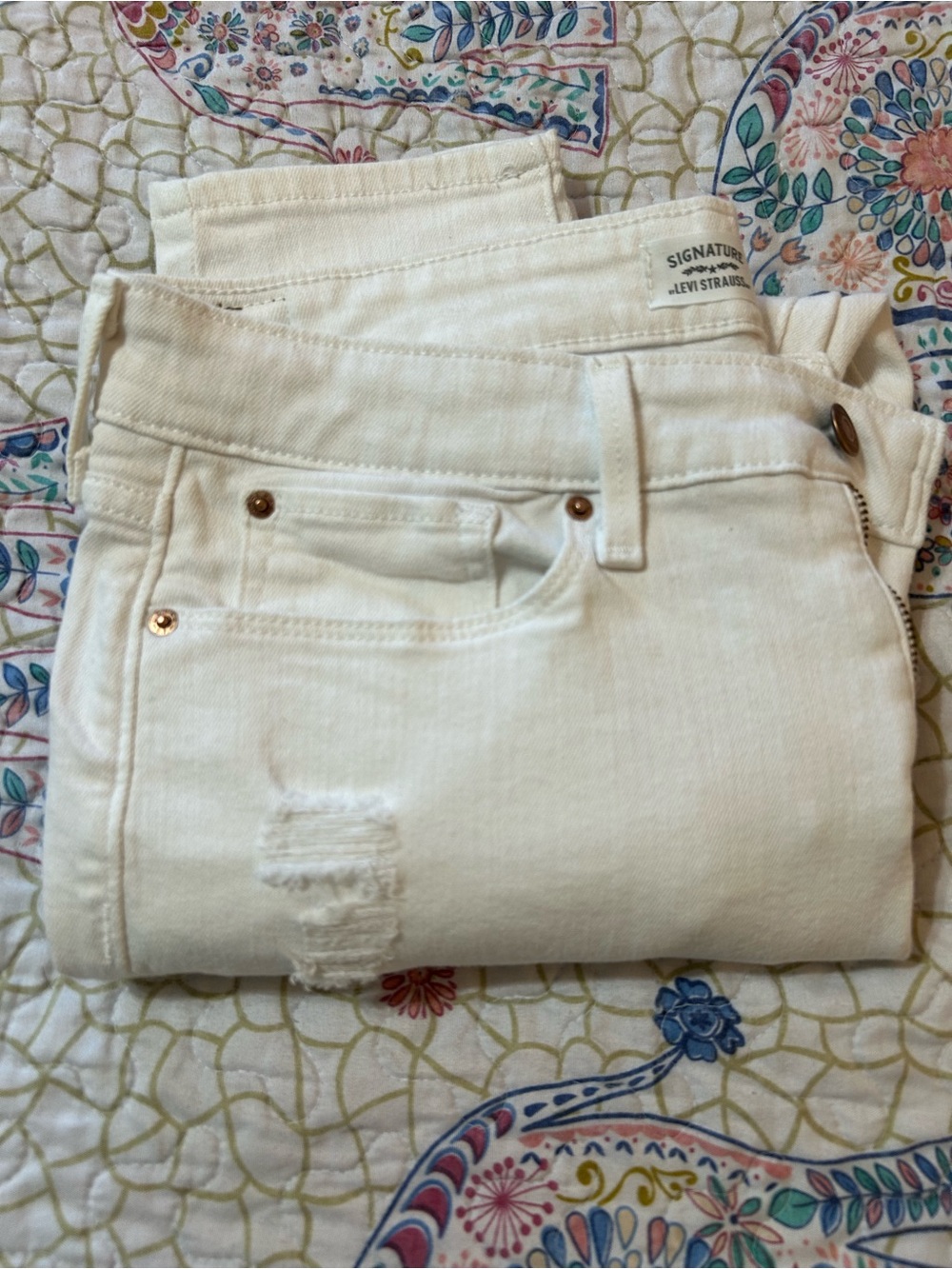 Signature by Levi Strauss White Skinny Jeans with Distressed Detail